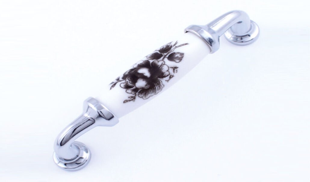 Kulp Plastik  128mm Mat Siyah Siyah Gül